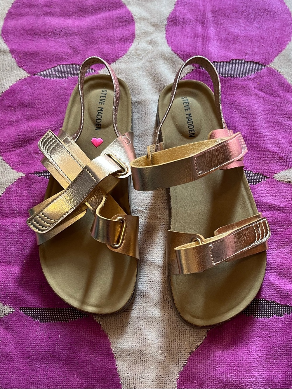*RARE* NWOT Steve Madden Rose Gold Sandals